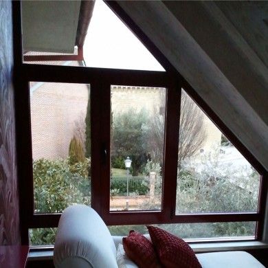 Ventana hojas abatibles con fijos trapezoidales buhardilla Aluminio Lacado